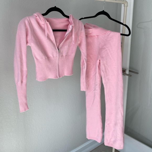 Knit Matching Set in Pink - Picture 5 of 9